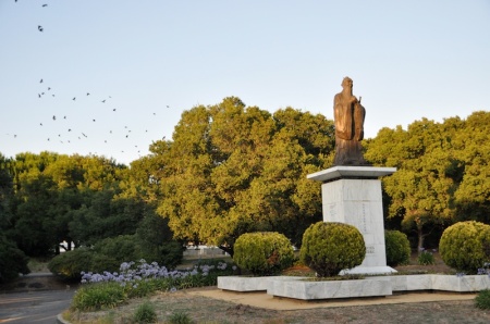 Statue of Confucius (551 -479 B.C) in Overfelt Gardens, San Jose Photo: cbrao